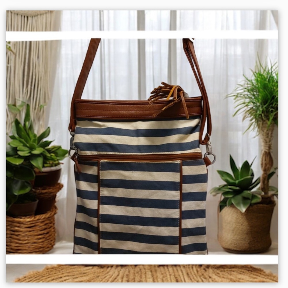 KELLY&KATIE Canvas Stripe Crossbody Foldover 
Bag -HOST Pick-  Sz-M-L​